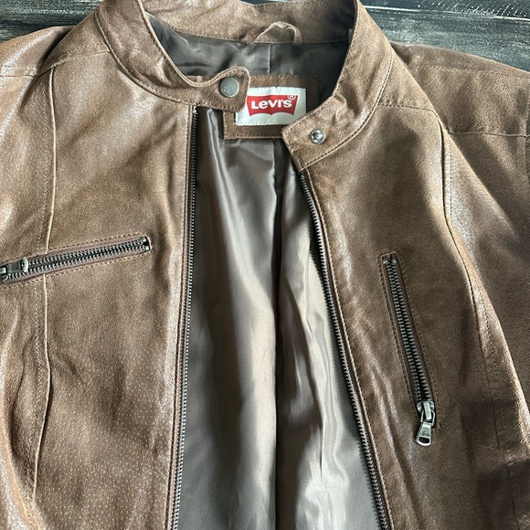 Levi’s leather jacket. Size 1x - Picture 3 of 3
